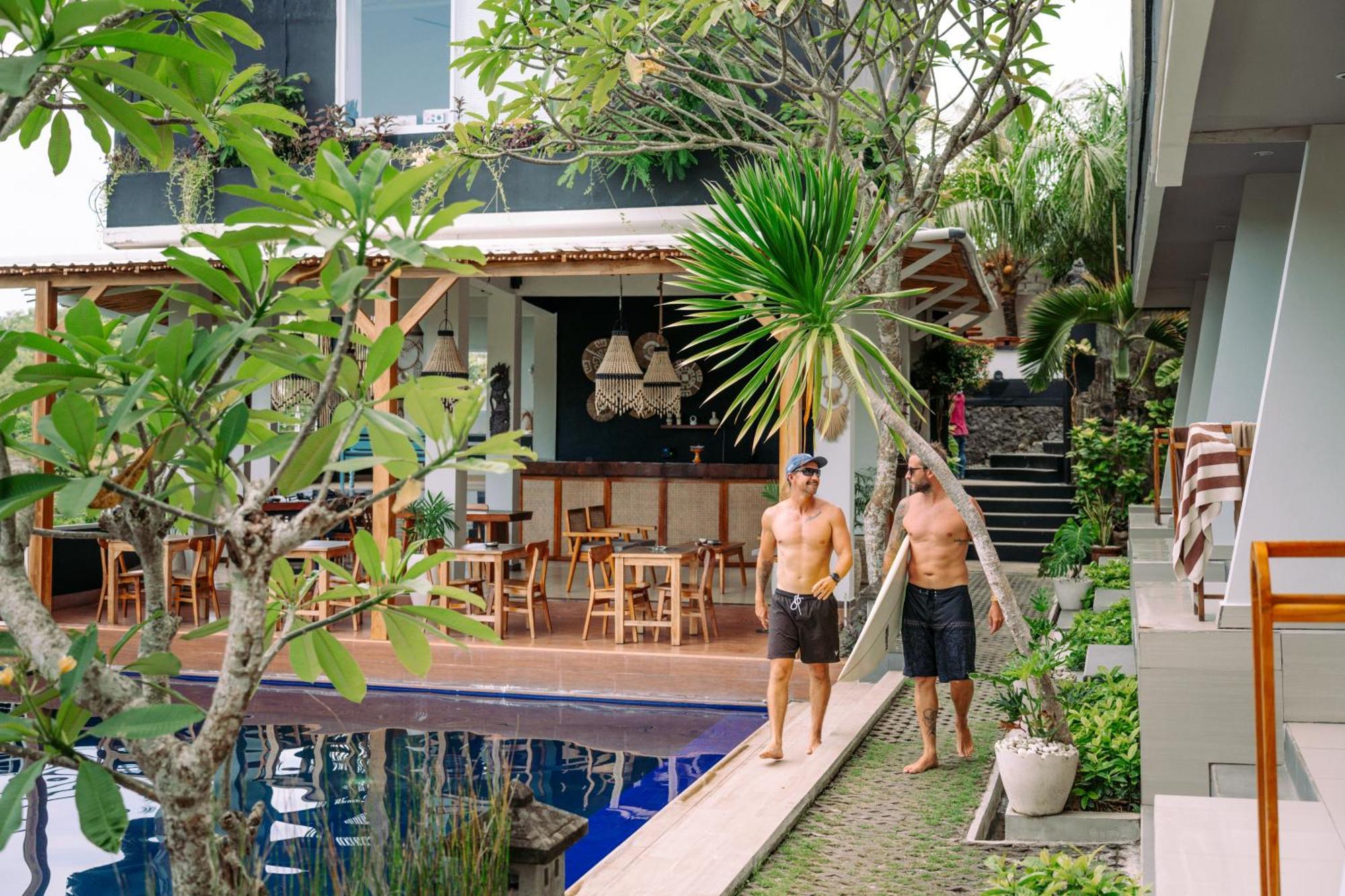 울루와뚜 Bagus Ink Surf Camp 호스텔 외부 사진